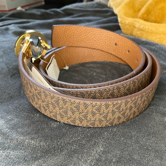 NWT ~~ MICHAEL KORS MK Signature
Reversible Belt Brown CHO Genuine
Leather - Picture 4 of 6